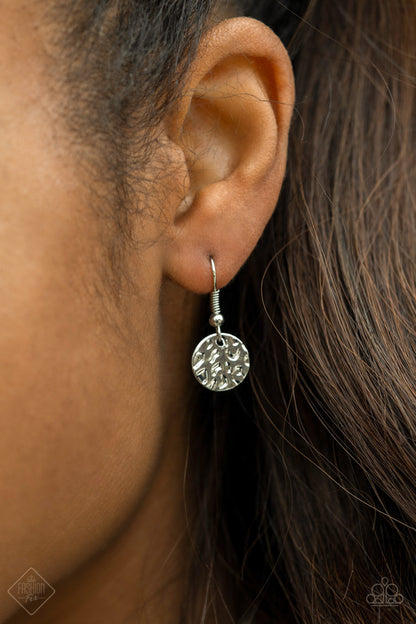 Spotlight Ready Silver
Necklace - Daria's Blings N Things