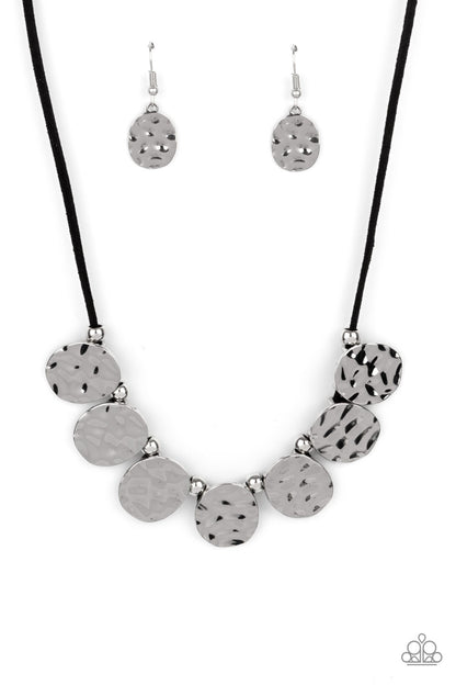 Turn Me Loose Black
Necklace - Daria's Blings N Things