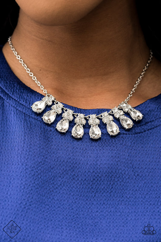 Sparkly Ever After
White Necklace - Daria's Blings N Things