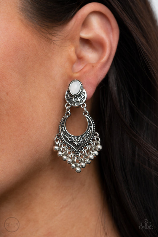 Summery Gardens White
Clip Earrings - Daria's Blings N Things