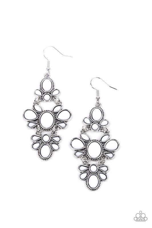 VACAY The Premises White
Earrings - Daria's Blings N Things