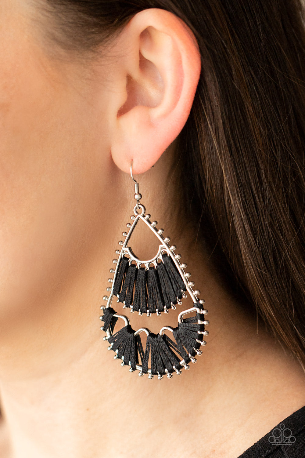 Samba Scene Black
Earrings - Daria's Blings N Things