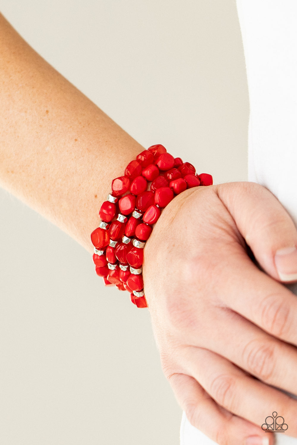 Nice GLOWING! Red
Bracelet Paparazzi