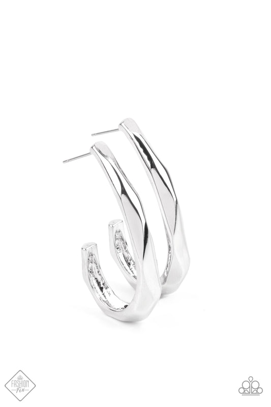 Made You HOOK
Hoop Earrings - Daria's Blings N Things
