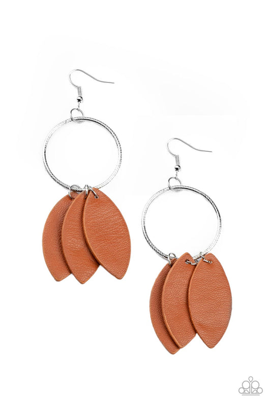 Leafy Laguna Brown
Earrings Paparazzi