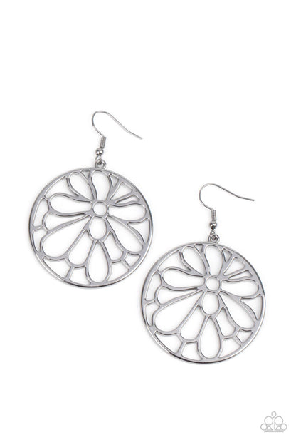 Glowing Glades Silver
Earrings Paparazzi