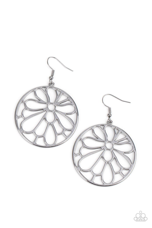 Glowing Glades Silver
Earrings Paparazzi