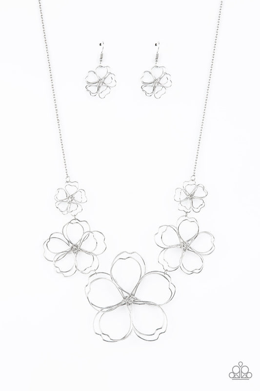 The Show Must GROW On Silver
Necklace Paparazzi