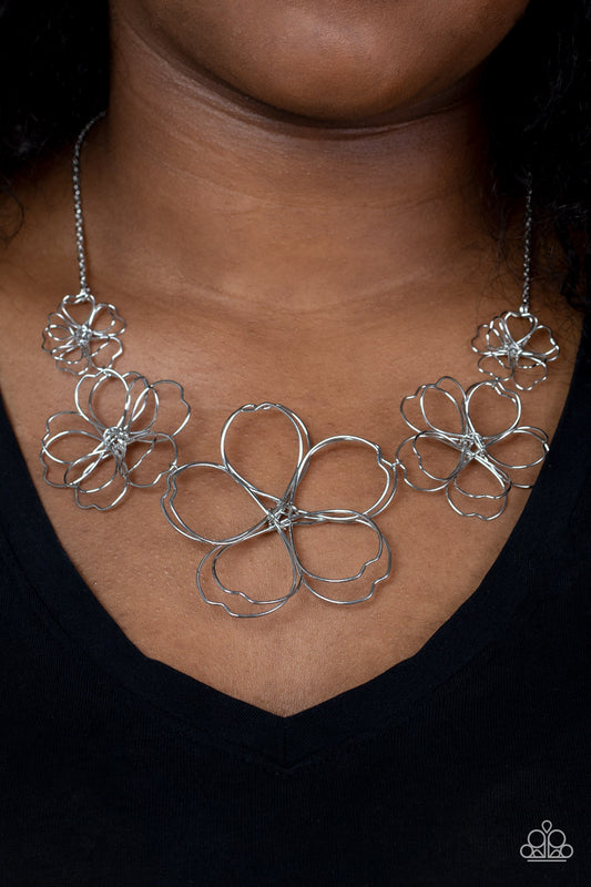 The Show Must GROW On Silver
Necklace Paparazzi
