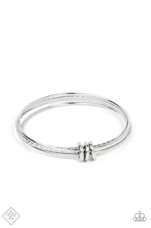 Bauble Bash Silver
Bracelet Paparazzi