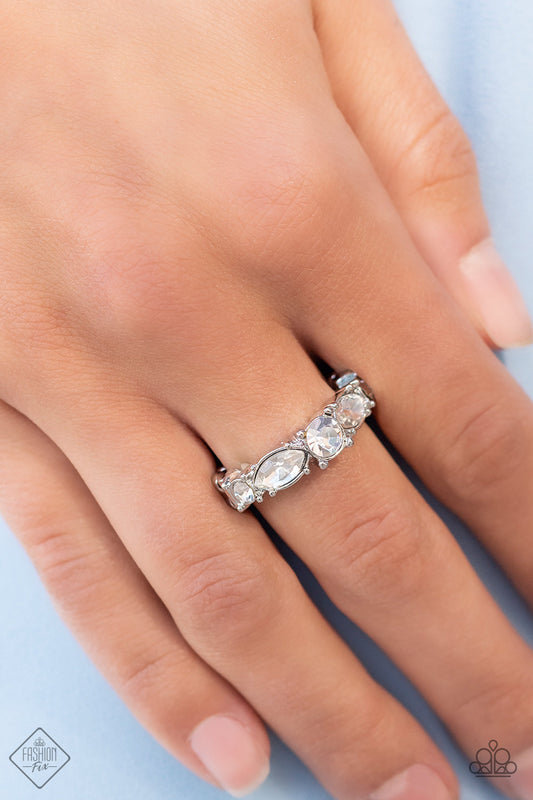 Wedded Bliss White
Ring Paparazzi