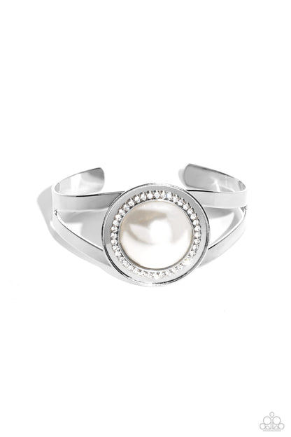 Put On The GLITZ White Bracelet Paparazzi