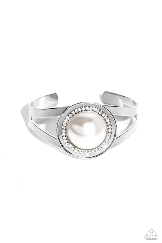 Put On The GLITZ White Bracelet Paparazzi