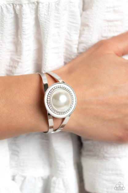 Put On The GLITZ White Bracelet Paparazzi