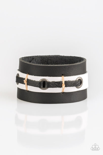 Bear Lake Black
Bracelet - Daria's Blings N Things