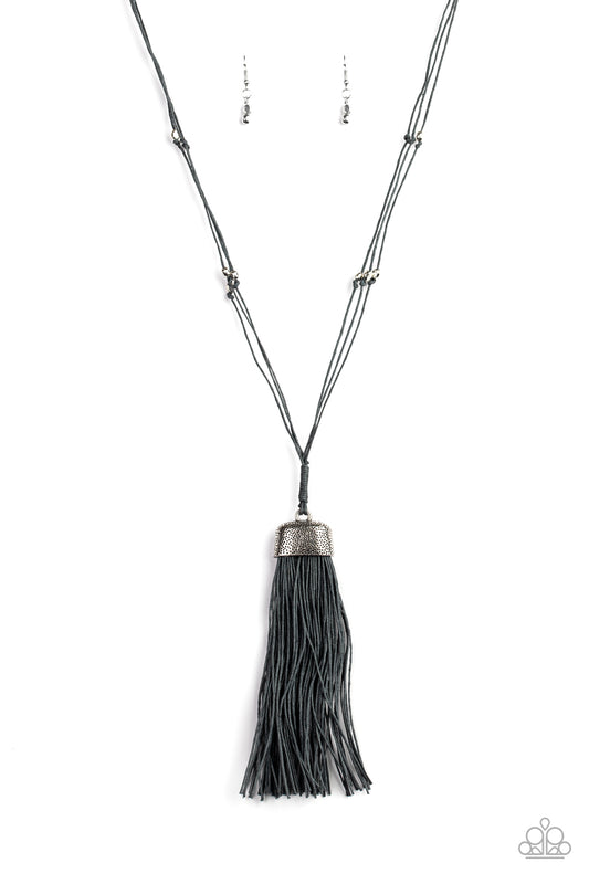 Brush It Off Silver
Necklace - Daria's Blings N Things