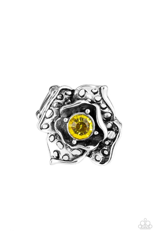 Glowing Gardens Yellow Ring Paparazzi