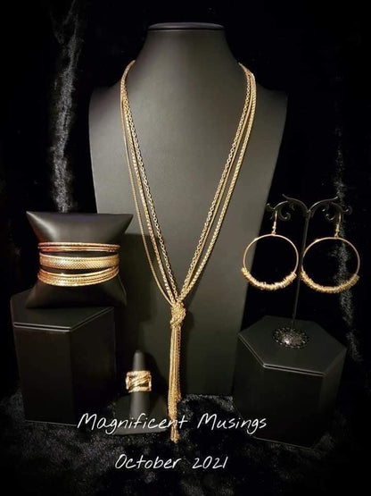 KNOT All There Gold
Necklace Paparazzi